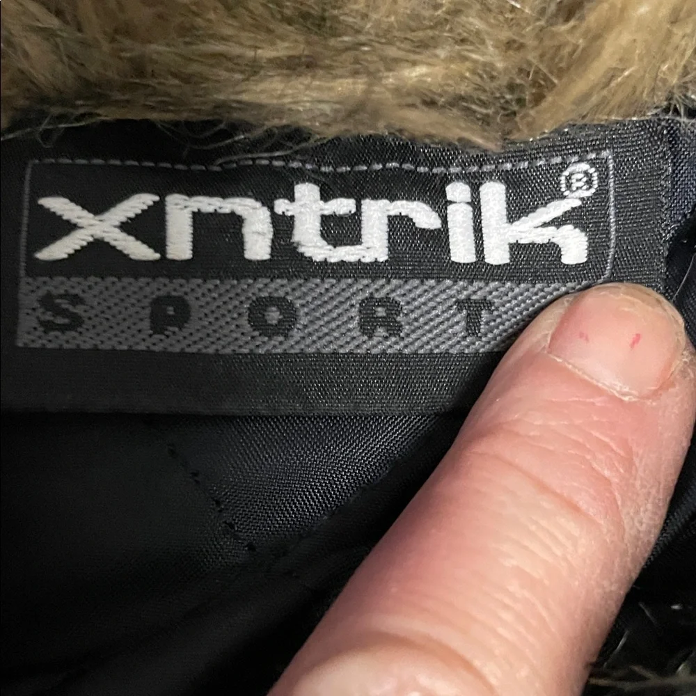 Vibtage y2k Denim quilted Jacket with Faux Fur collar and cuff Trim - Picture 3 of 11